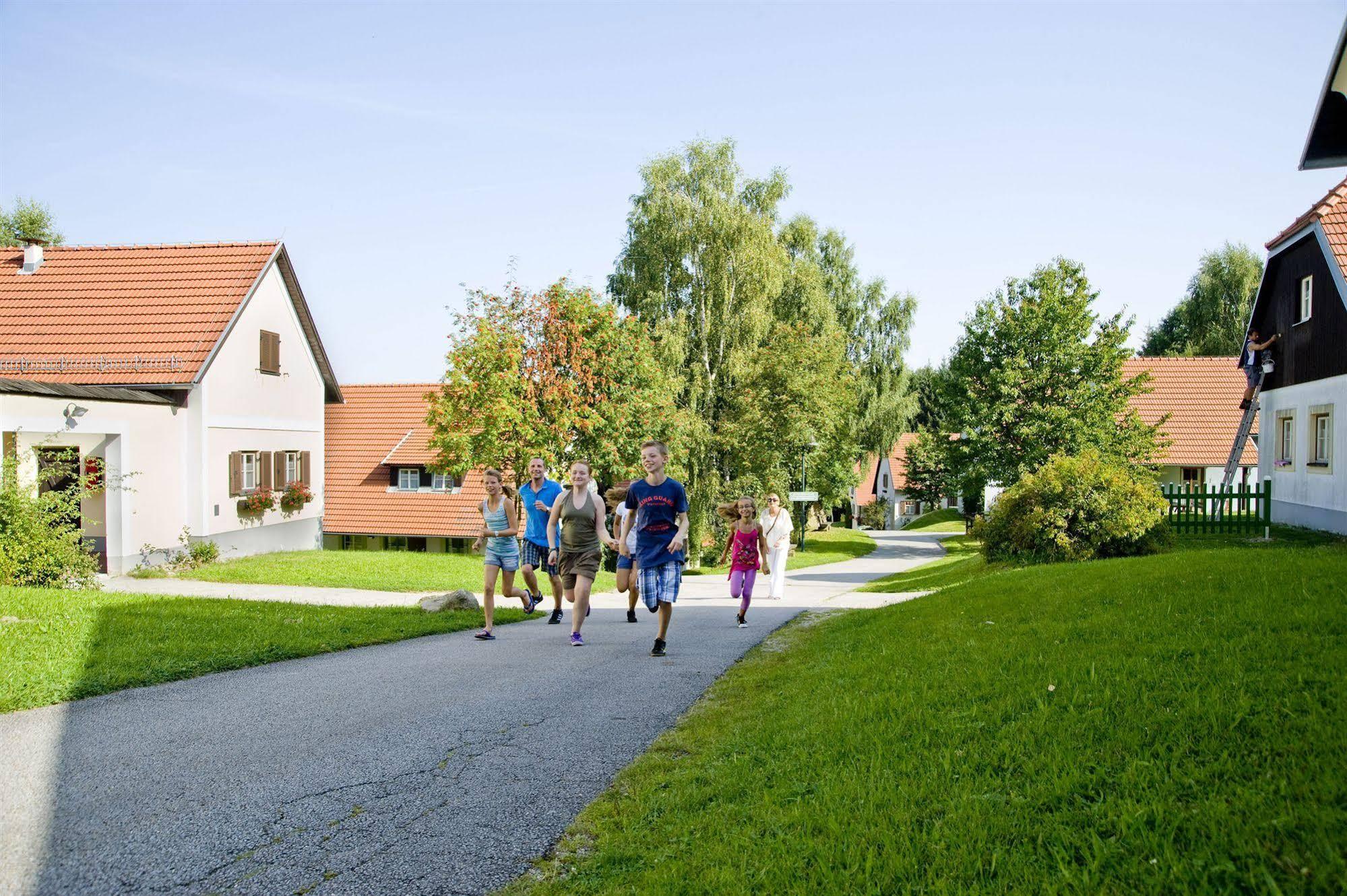 Theater- Und Feriendorf Koenigsleitn Gmbh Hotel Litschau Kültér fotó